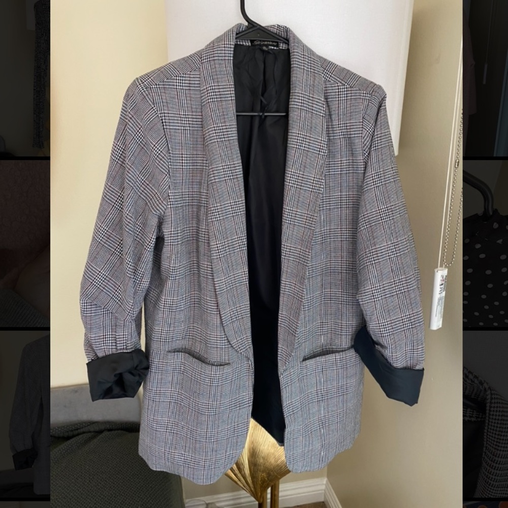 Plaid oversized blazer.